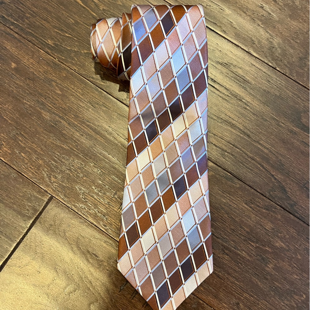 Van Heusen tie